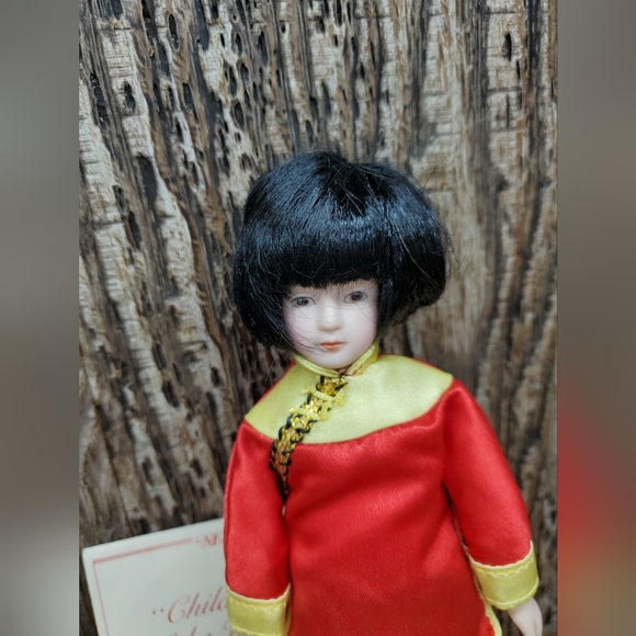 Children Of The World Porcelain Doll Collection Mai-Ling China Chung Kuo NECS - Picture 2 of 6